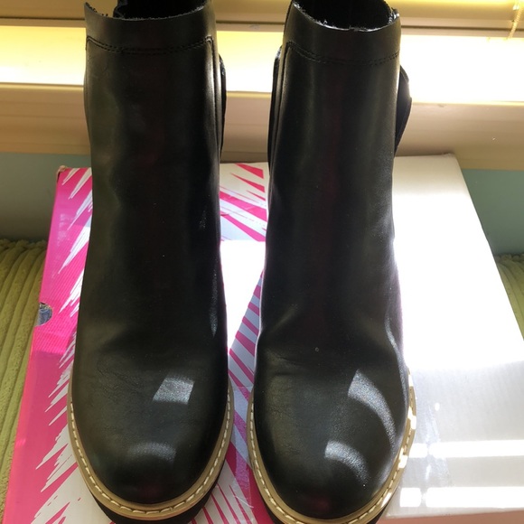 Chunky black boots - Picture 4 of 4